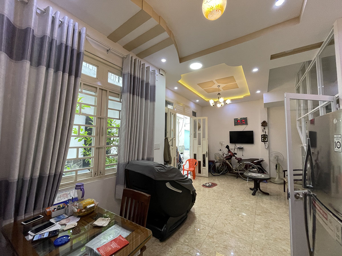 Bán nhà Nguyễn Văn Đậu, Quận Bình Thạnh nhà 3 lầu, đẹp lung linh, full nội thất hẻm cách đường 20m